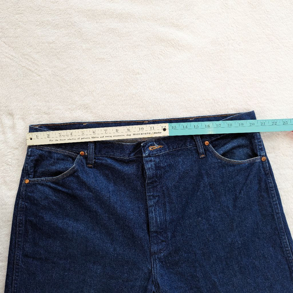 Wrangler Dark Denim Men's Jeans - Picture 5 of 13